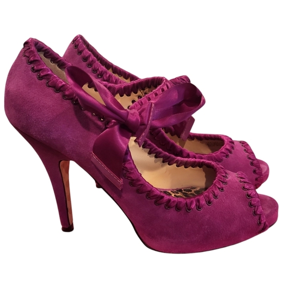 Betsey Johnson Calandria Fuchsia Purple Suede Peeptoe Pumps Heels Size 7.5 - Picture 1 of 11